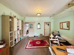 Dining Room - click for photo gallery